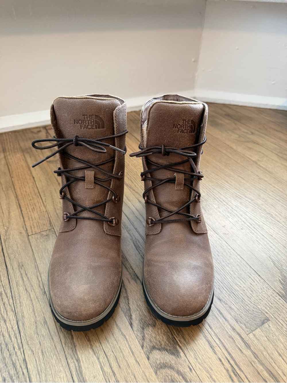 The North Face Women's Ballard Lace II Boots. Size 8.5